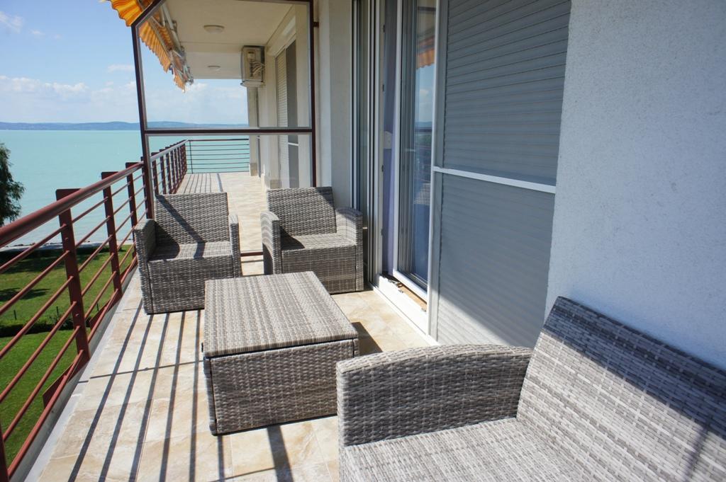 Panorama Beach Apartmanok Шіофок Екстер'єр фото