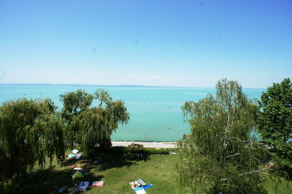 Panorama Beach Apartmanok Шіофок Екстер'єр фото